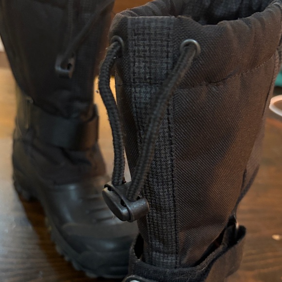 Kodiak Kids Women’s Black Snow Boots - Picture 6 of 9